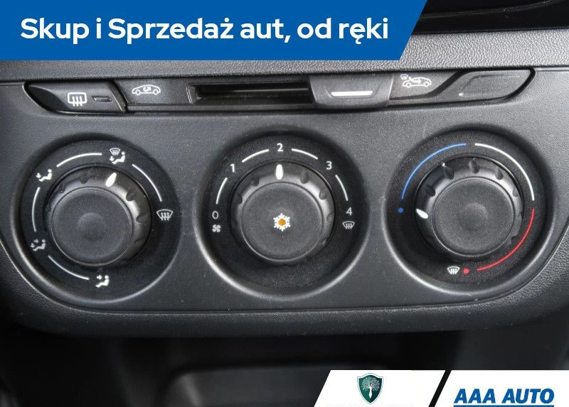 Peugeot 301 cena 30000 przebieg: 133549, rok produkcji 2016 z Ciechocinek małe 137